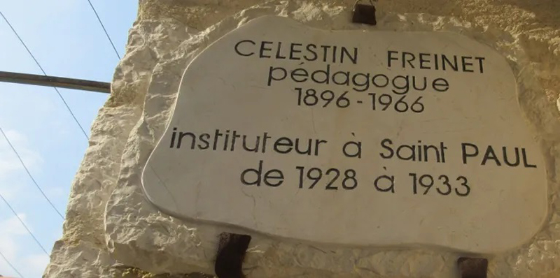 Placa commemorativa de Célestin Freinet a Saint Paul de Vence.