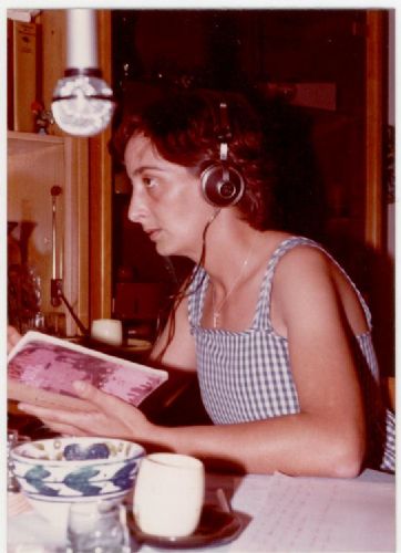 Pilar Tormo participante a la ràdio.  Autoria: Arxiu de Pilar Tormo.