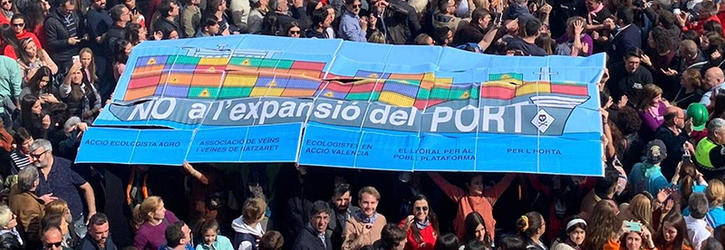 Manifestació contra l'ampliació del port de València.