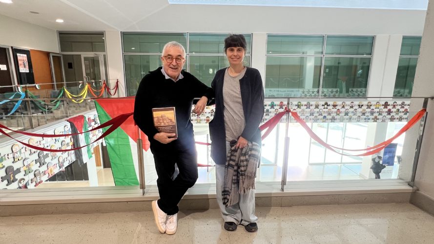 Aina Monferrer i Joaquim Dolz presentant el llibre