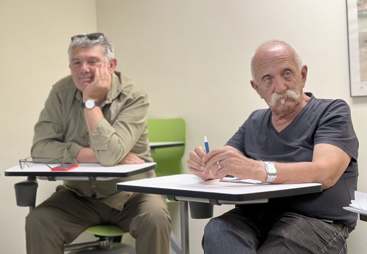 Miguel Angel Moret i Enric Alcorisa durant l'entrevista de Territori Educatiu a la seu de la UCEV a València.