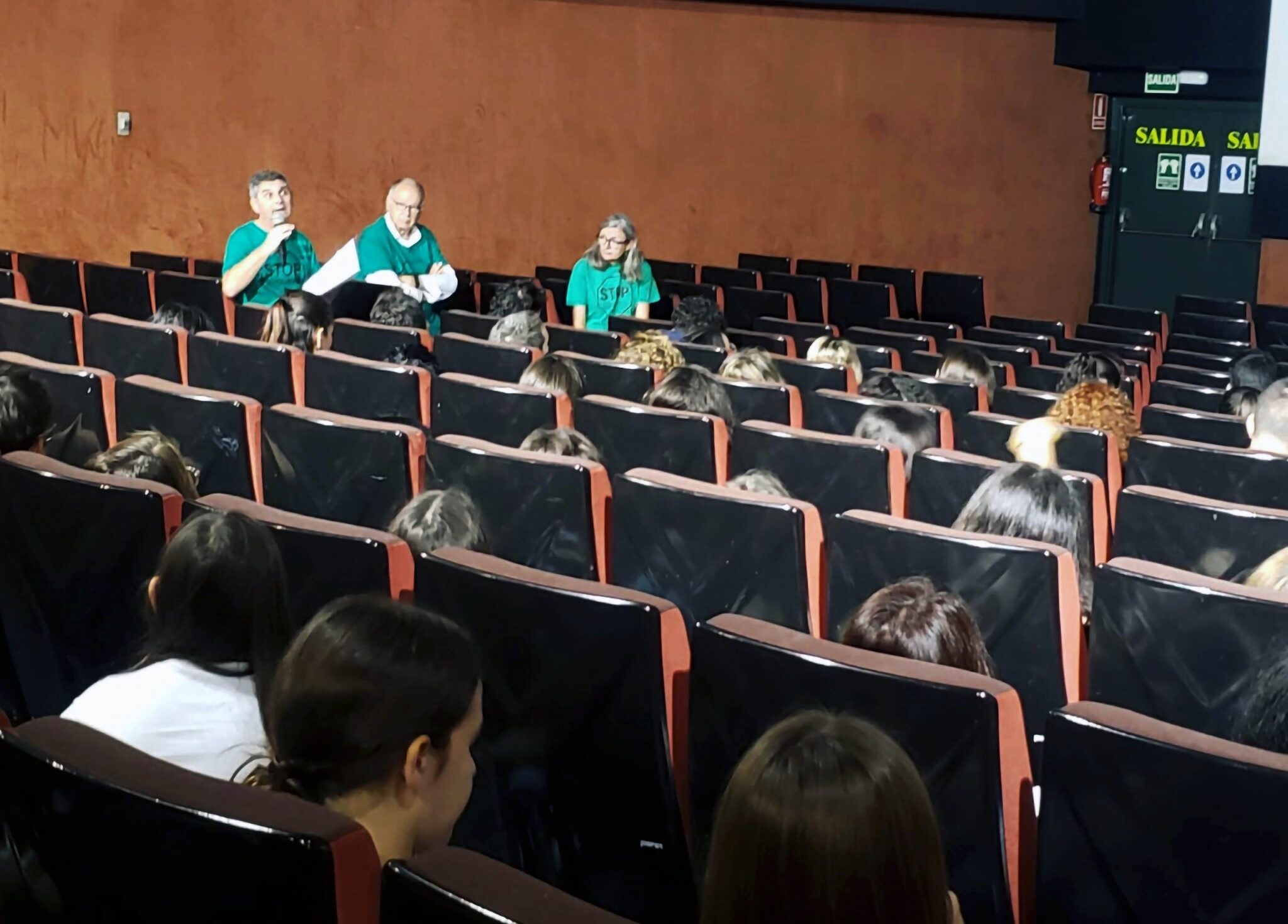 Cinefòrum al voltant de la unitat didàctica presentada per la PAH. Autoria: PAH València