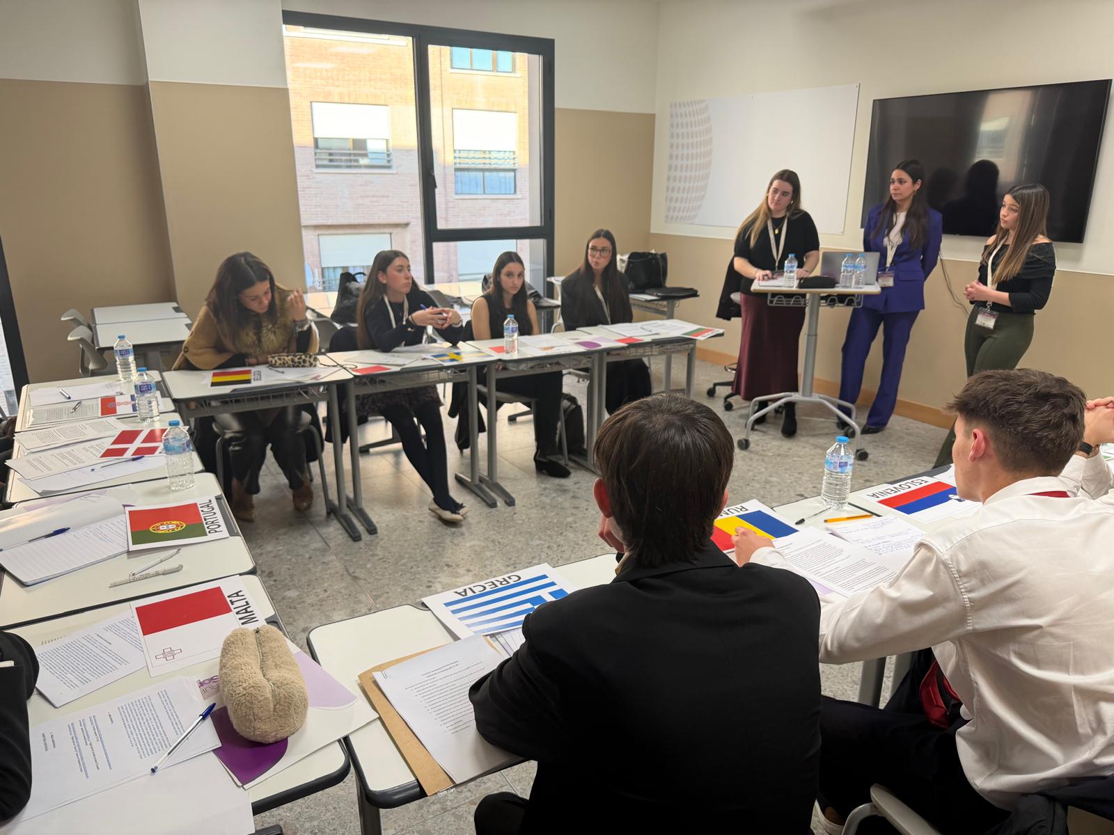 De l’aula a l’hemicicle: debat i formació ciutadana al Grupo Sorolla