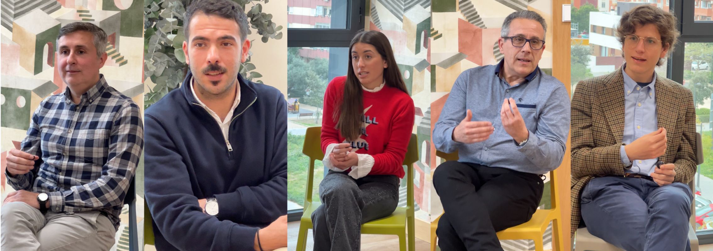 Foto de la entrevista amb les persones participants